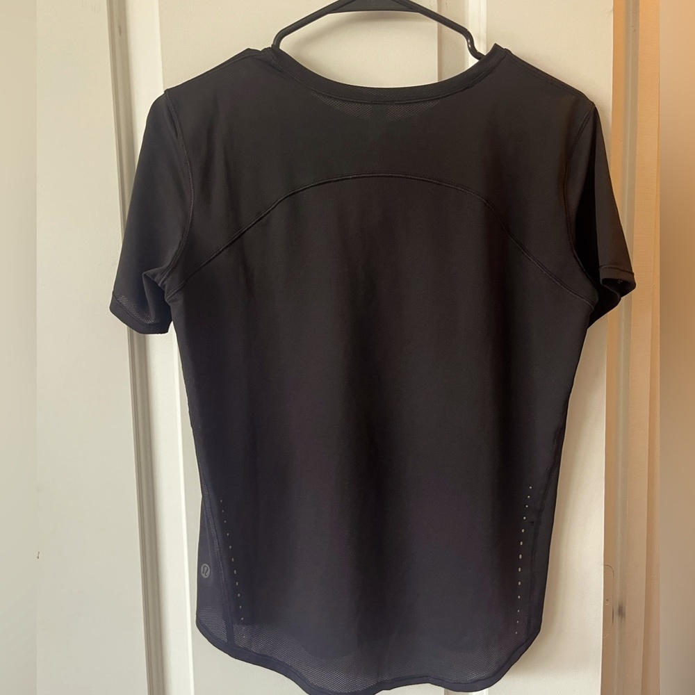 LULULEMON SHORT SLEEVE ATHLETIC RUNNING SHIRT